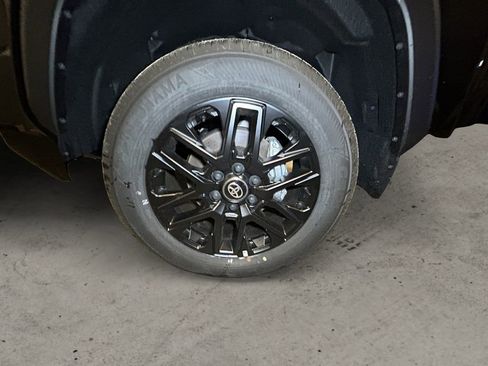 Certified 2025 Toyota Tundra Limited AWD/4WD image 14