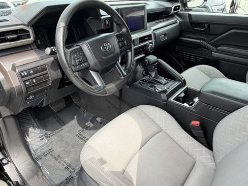 Certified 2024 Toyota Tacoma SR5 AWD/4WD image 26