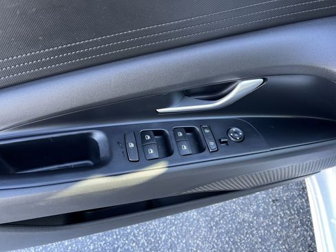 Used 2023 Hyundai Elantra SEL image 15