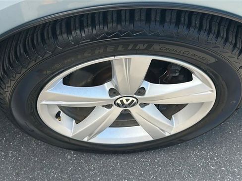 Used 2013 Volkswagen Passat 2.5 SE FWD image 19