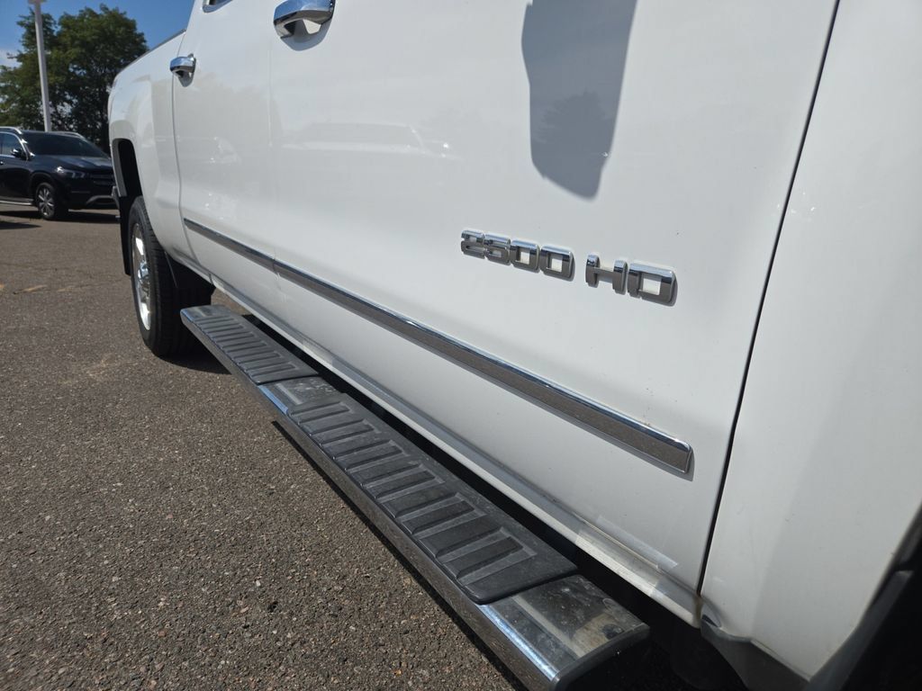 Used 2015 Chevrolet Silverado 2500 LTZ AWD/4WD image 17