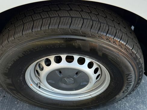 Used 2022 Mercedes-Benz Sprinter 2500 image 21