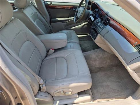 Used 2004 Cadillac De Ville w/ Equipment Group FWD image 19
