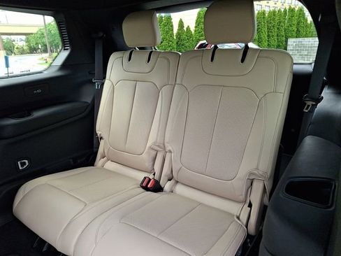 Used 2023 Jeep Grand Cherokee L Limited w/ Luxury Tech Group II AWD/4WD image 11