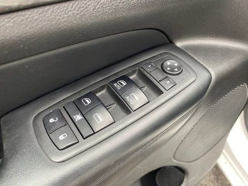 Used 2018 Jeep Grand Cherokee Altitude image 18