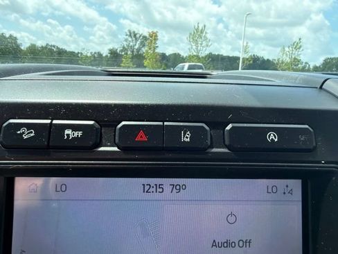 Used 2020 Ford Expedition XLT w/ Equipment Group 202A AWD/4WD image 36