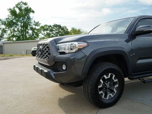 Used 2022 Toyota Tacoma TRD Off-Road w/ Technology Package image 11