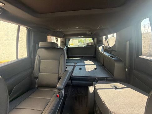 Used 2026 GMC Yukon XL Denali w/ Sun & Power Step Package AWD/4WD image 5