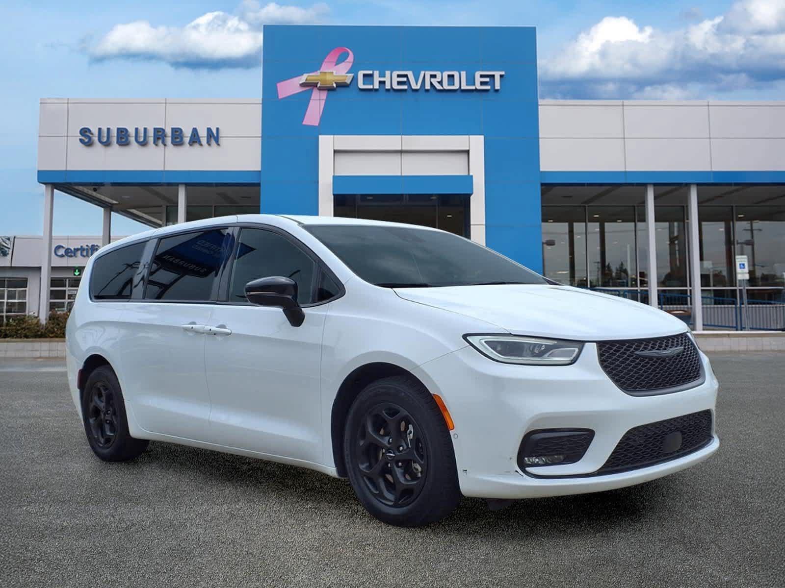 Used 2024 Chrysler Pacifica Limited FWD image 3