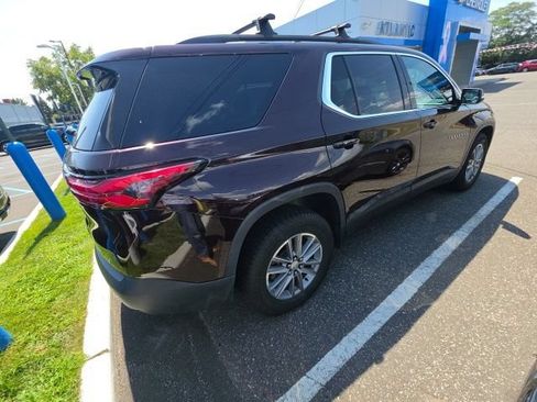 Used 2022 Chevrolet Traverse LT AWD/4WD image 2
