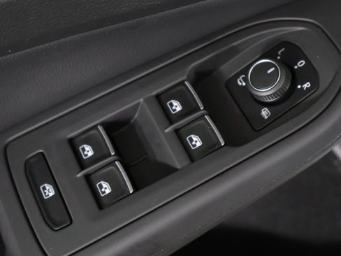 Used 2024 Volkswagen Golf R AWD/4WD image 42