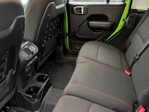 Used 2020 Jeep Wrangler Unlimited Rubicon image 12