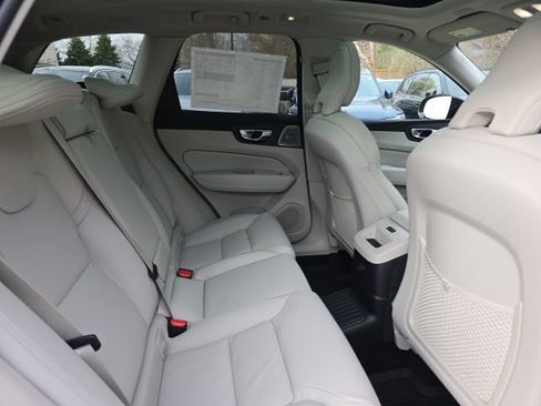 New 2026 Volvo XC60 T8 Ultra w/ Protection Package Premier AWD/4WD image 16