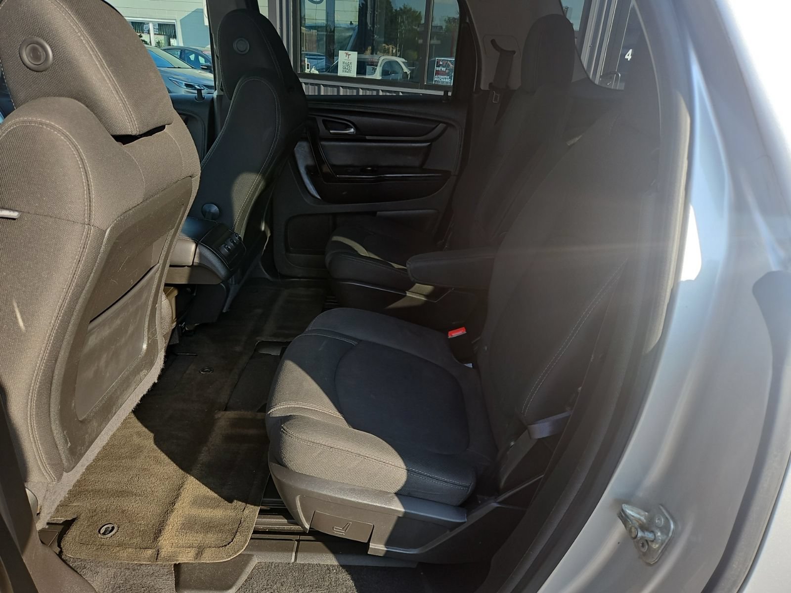 Used 2015 GMC Acadia SLE FWD image 12