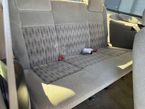 Used 2005 Chevrolet Venture LS w/ Easy Order Package image 16