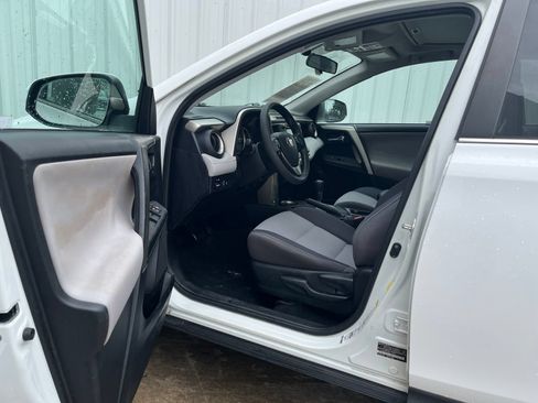 Used 2014 Toyota RAV4 XLE FWD image 10