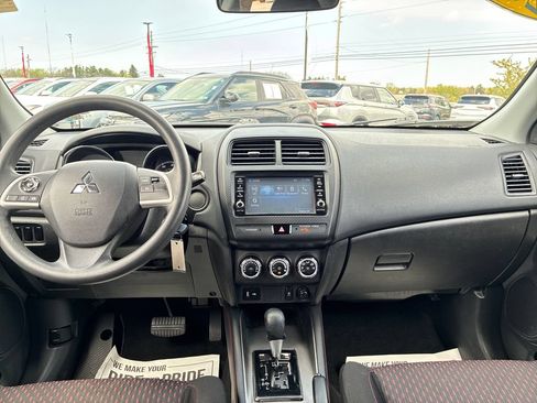 Used 2019 Mitsubishi Outlander Sport ES AWD/4WD image 17