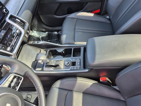 Used 2022 Kia Sorento EX w/ Panoramic Sunroof Package FWD image 23