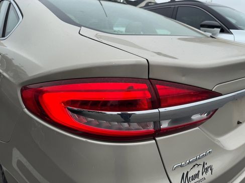 Used 2017 Ford Fusion SE w/ Fusion SE Technology Package FWD image 22
