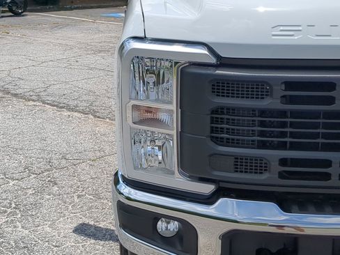 New 2025 Ford F350 XL w/ FX4 Off-Road Package image 8