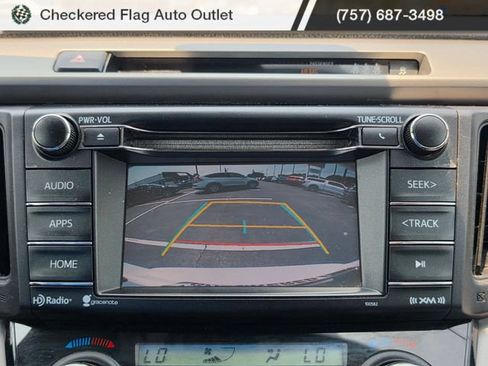 Used 2017 Toyota RAV4 XLE AWD/4WD image 32