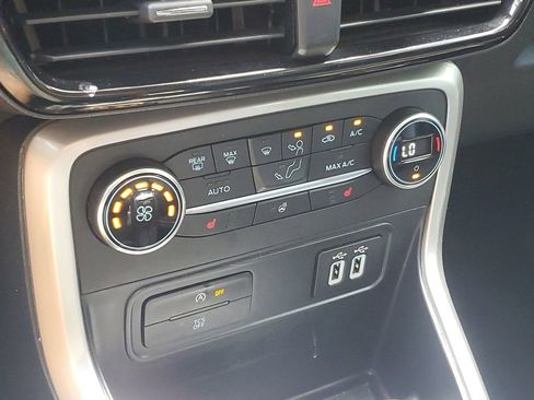 Used 2021 Ford EcoSport Titanium FWD image 29