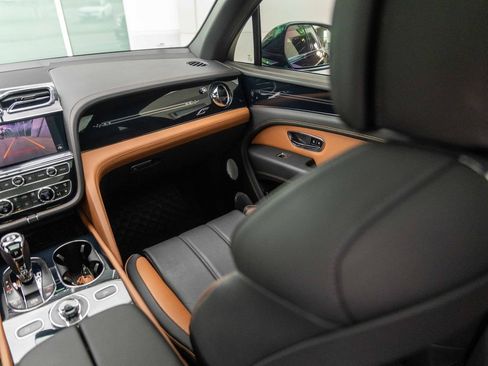Certified 2024 Bentley Bentayga AWD/4WD image 47