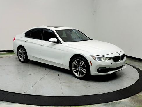 Used 2018 BMW 330i Sedan RWD image 3