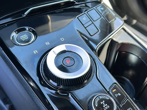 Used 2025 Kia Sportage EX w/ EX Premium Package image 18