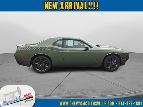 Used 2023 Dodge Challenger SXT w/ Blacktop Package AWD/4WD image 10