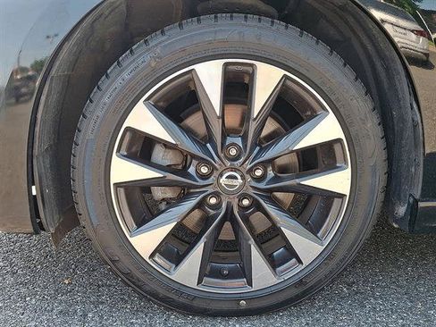 Certified 2017 Nissan Sentra SR Turbo w/ Protection Package FWD image 11