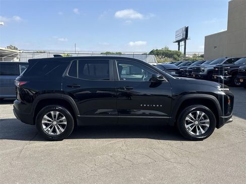 Used 2025 Chevrolet Equinox LT image 2