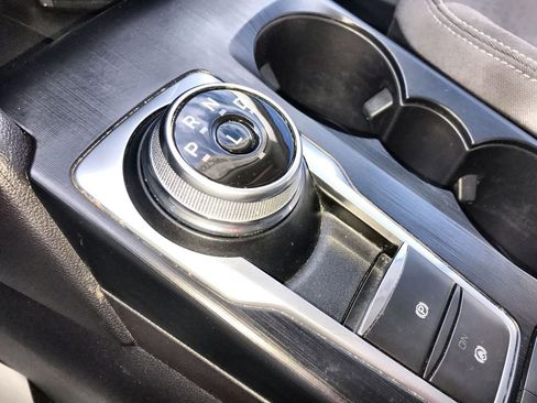 Used 2022 Ford Escape SE image 19