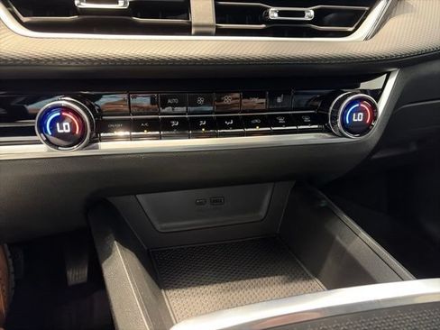 New 2026 Chevrolet Equinox LT w/ Convenience Package II FWD image 21