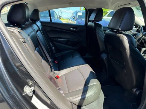 Used 2017 Chevrolet Cruze Premier FWD image 13