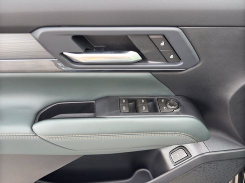 New 2026 GMC Terrain AT4 w/ Technology Package II AWD/4WD image 21