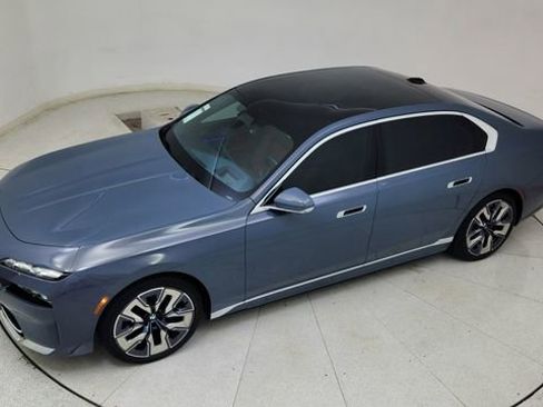 Used 2023 BMW i7 xDrive60 image 86