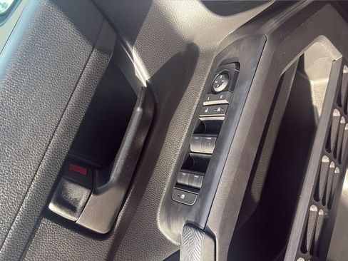Used 2024 Toyota Tacoma SR5 RWD image 17