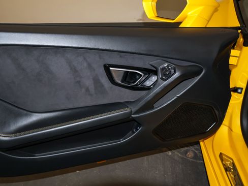 Used 2017 Lamborghini Huracan LP 610-4 AWD/4WD image 19