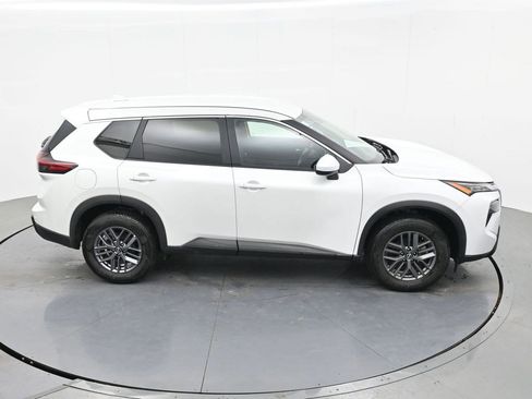 Used 2026 Nissan Rogue SV image 20