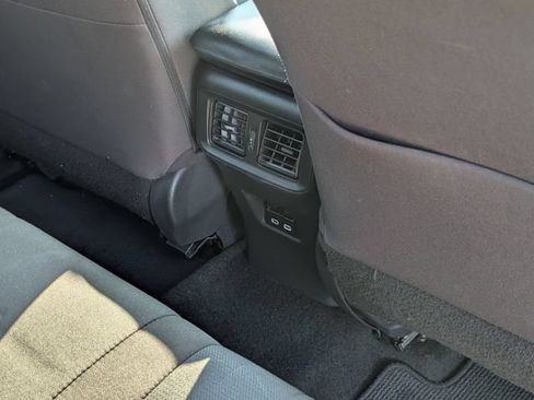 Used 2025 Toyota RAV4 XLE FWD image 29