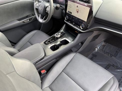 Used 2024 Lexus RZ 300e Premium image 18