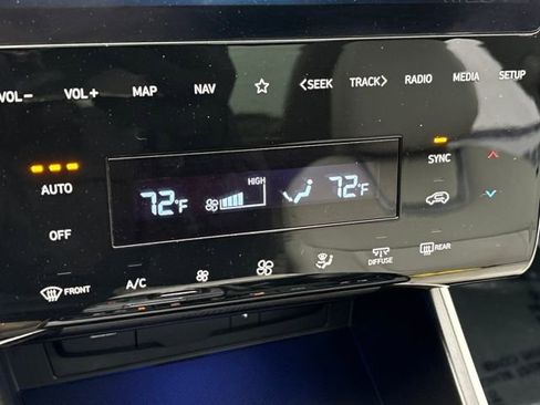 Used 2023 Hyundai Tucson Limited image 17