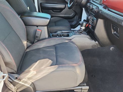 Used 2021 Jeep Wrangler Rubicon w/ Cold Weather Group image 12