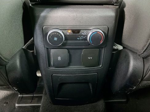 Used 2022 Ford Explorer XLT AWD/4WD image 32