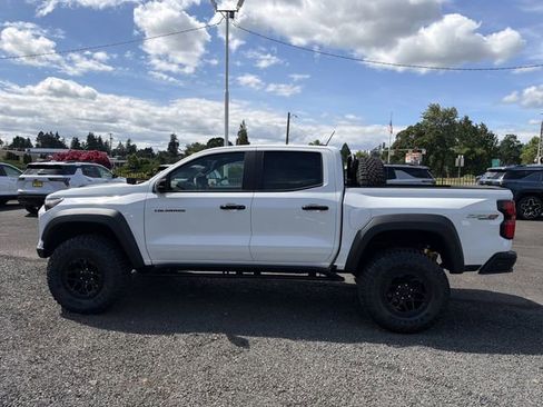 Used 2025 Chevrolet Colorado ZR2 w/ ZR2 Bison Edition AWD/4WD image 2