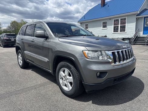 Used 2012 Jeep Grand Cherokee Laredo w/ Laredo E Group AWD/4WD image 10