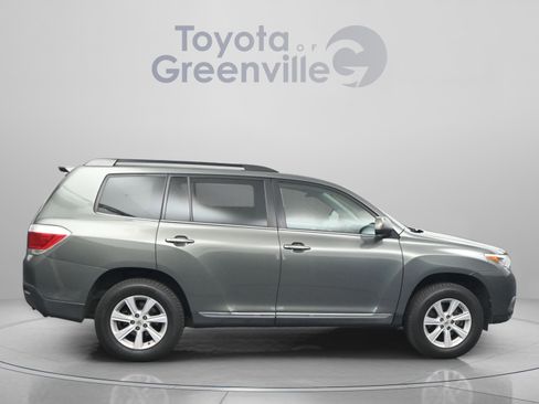 Used 2013 Toyota Highlander Plus FWD image 16