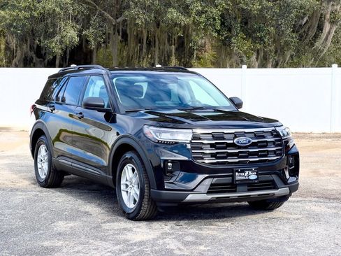 New 2026 Ford Explorer Active w/ Active Comfort Package image 7
