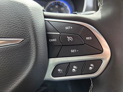 New 2026 Chrysler Pacifica Select FWD image 27